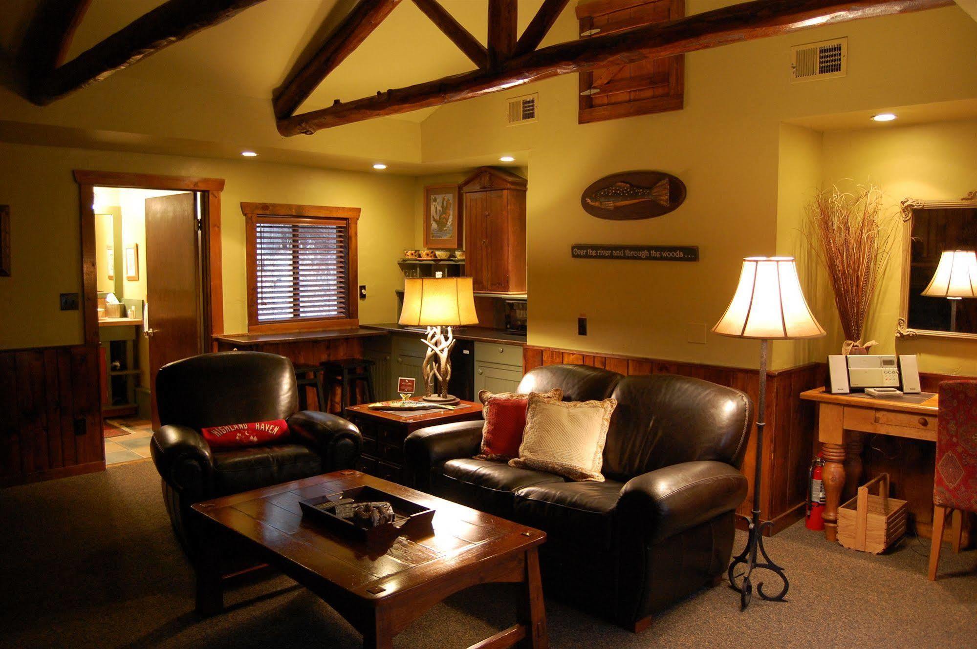 Highland Haven Creekside Inn 常青城 外观 照片